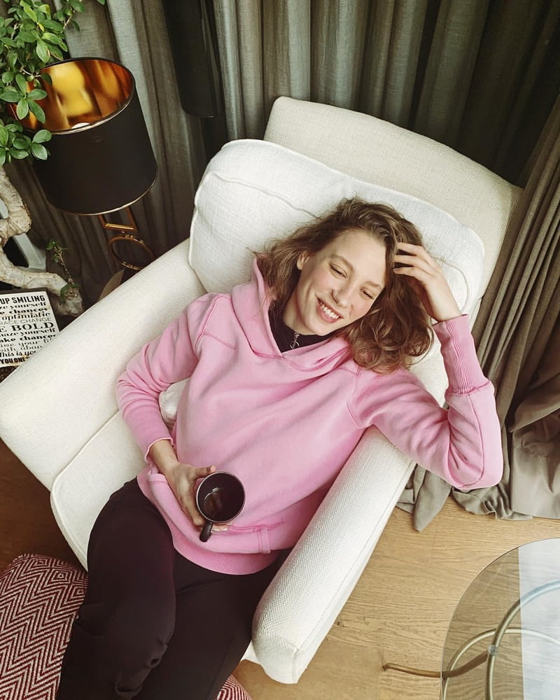 Serenay sarikaya sexy türkisch blondes Mädchen
 #94782807