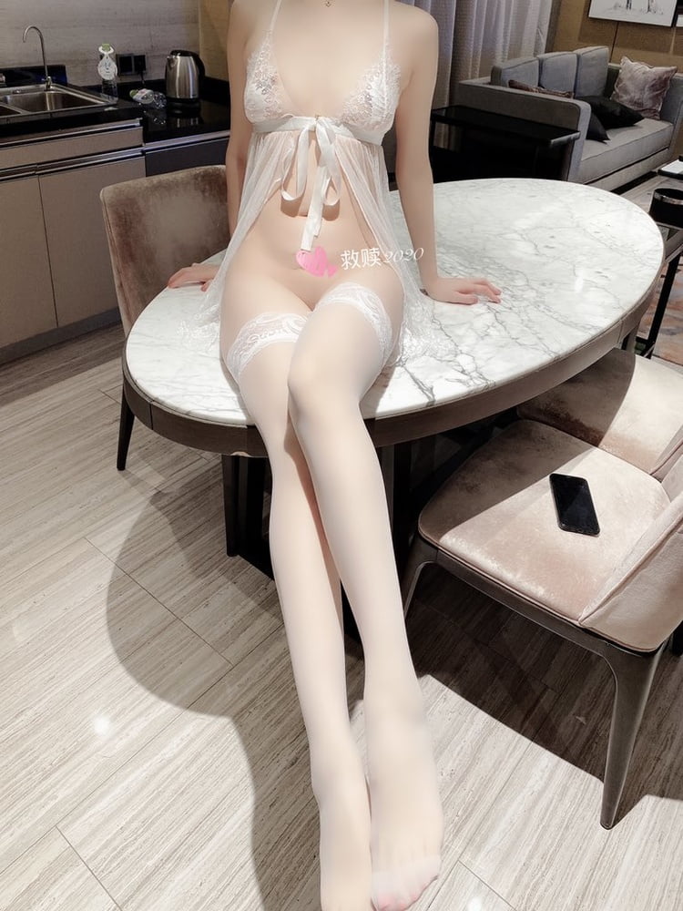 Sexy chinesisches Mädchen
 #87817912