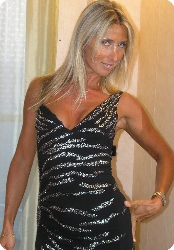 TIGHT BODY MILF #103429975