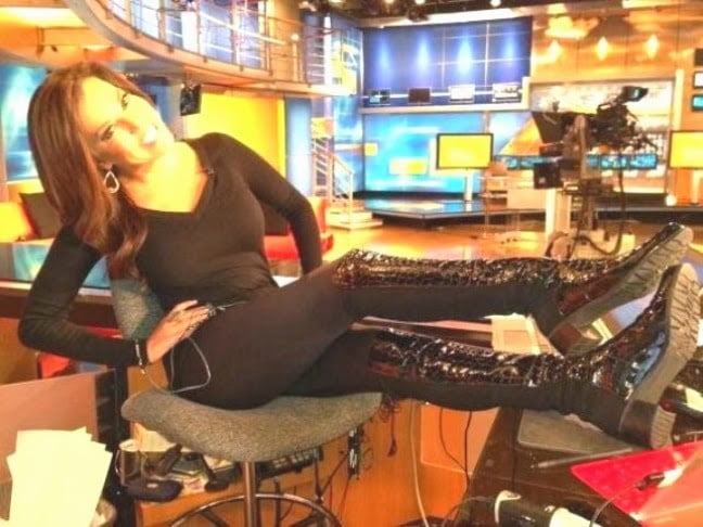 Female Celebrity Boots &amp; Leather - Robin Meade #99978976