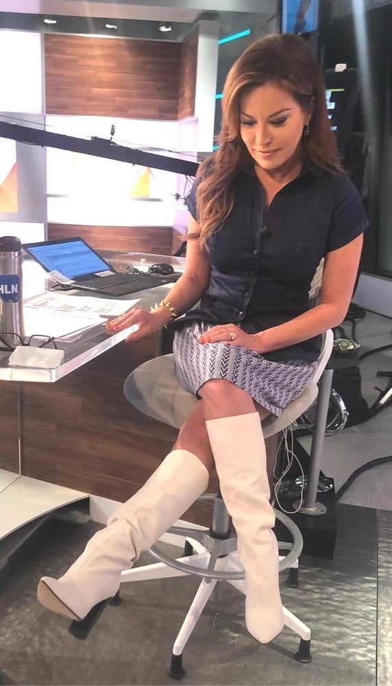 Female Celebrity Boots &amp; Leather - Robin Meade #99978992
