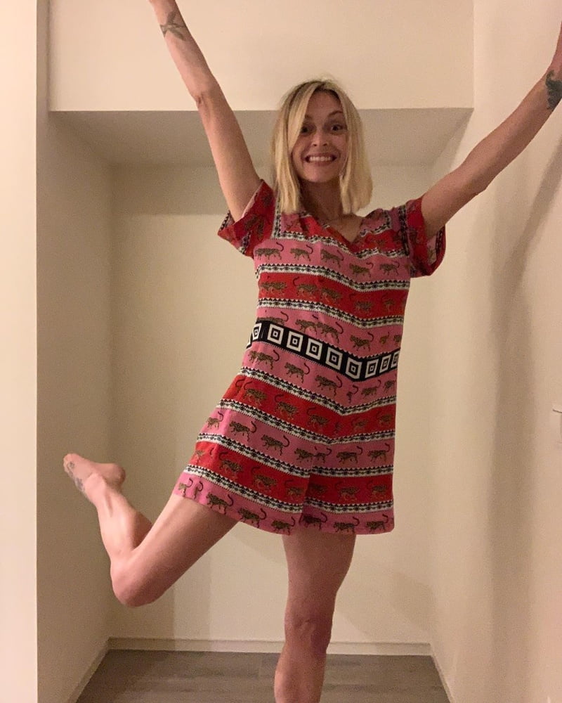 Los bonitos pies de Fearne cotton - mega galería
 #92953165