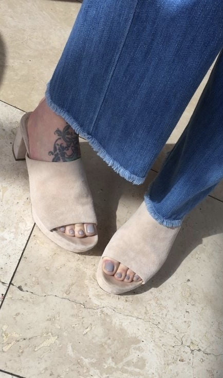 Los bonitos pies de Fearne cotton - mega galería
 #92953199