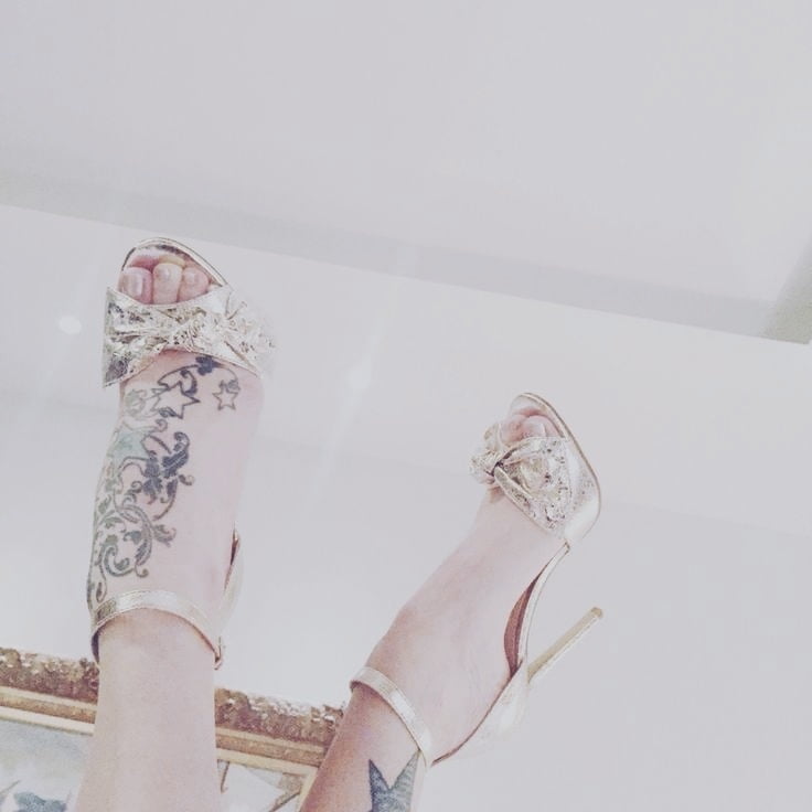 Los bonitos pies de Fearne cotton - mega galería
 #92953200