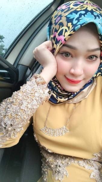 Ibu yang cantik #80573797