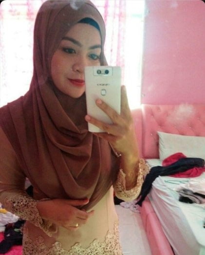 Ibu yang cantik #80573860