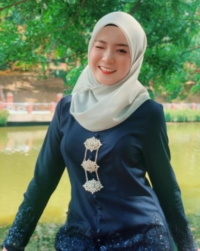 Ibu yang cantik #80573894