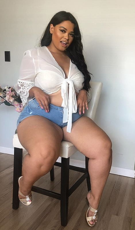 Full thighs in the mini 1574 #87465414