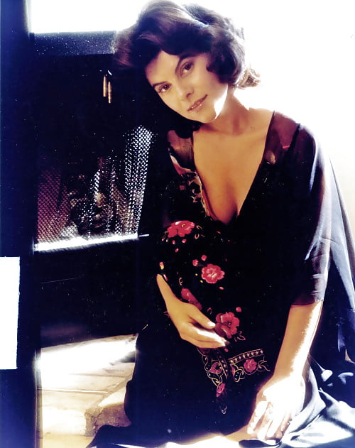 Una celebridad favorita--adrienne barbeau
 #101768011