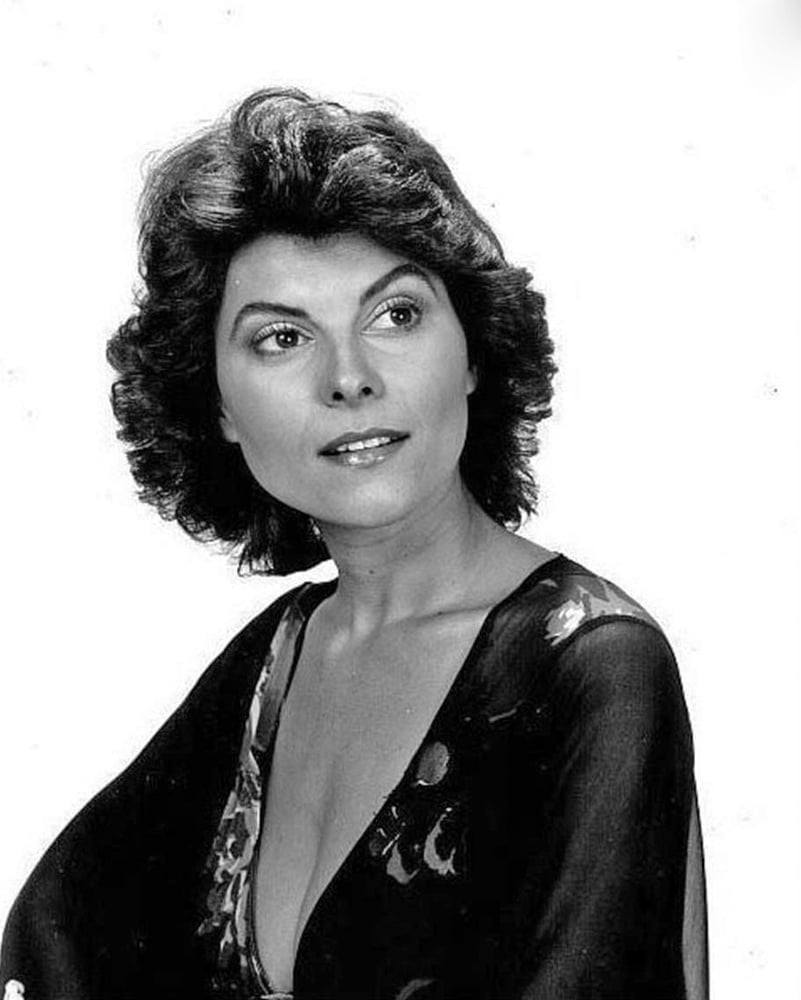 Una celebridad favorita--adrienne barbeau
 #101768102