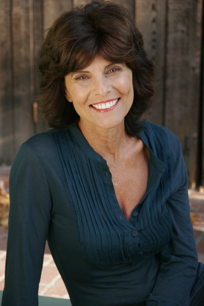 Una celebridad favorita--adrienne barbeau
 #101768107