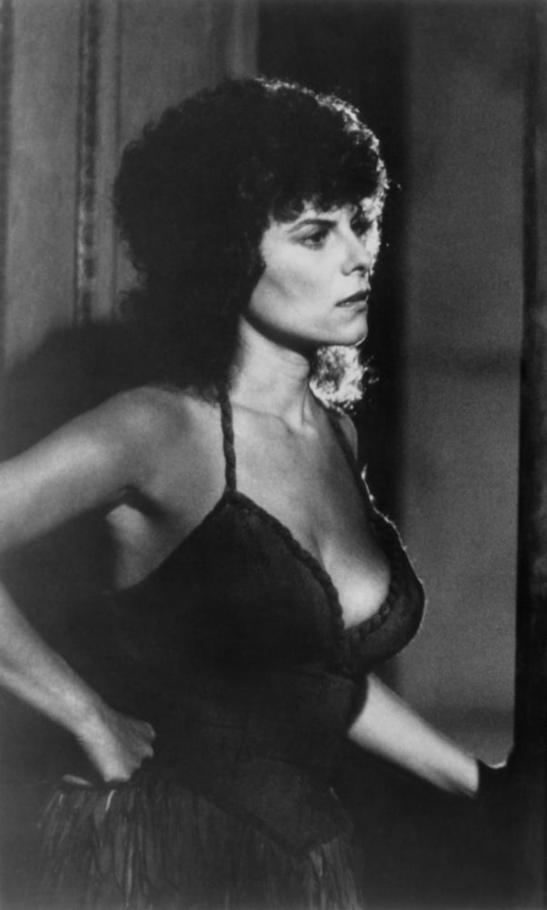 Una celebridad favorita--adrienne barbeau
 #101768110