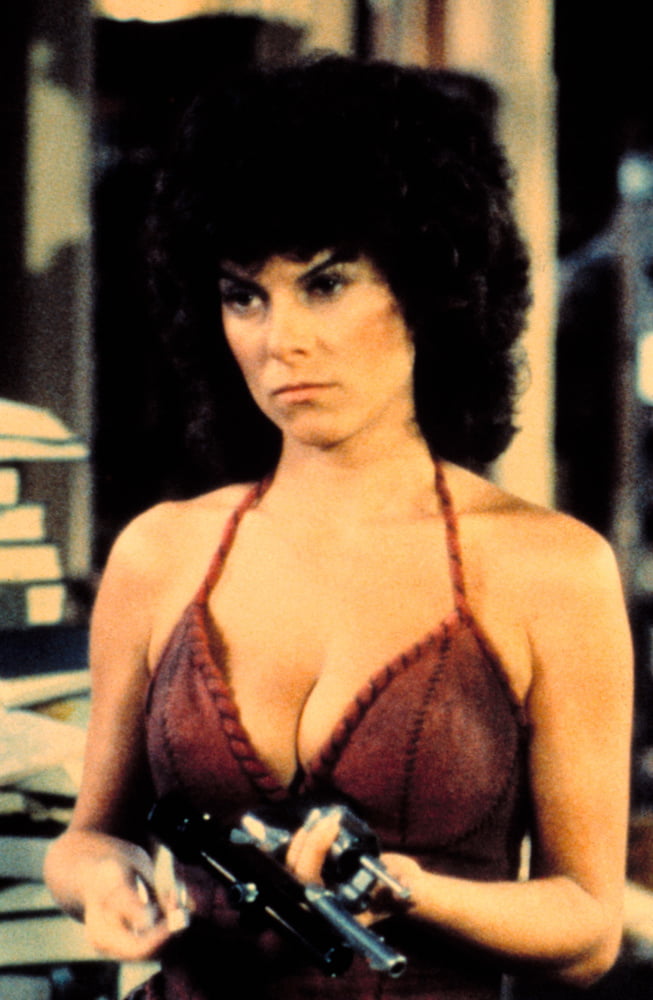 Una celebridad favorita--adrienne barbeau
 #101768125