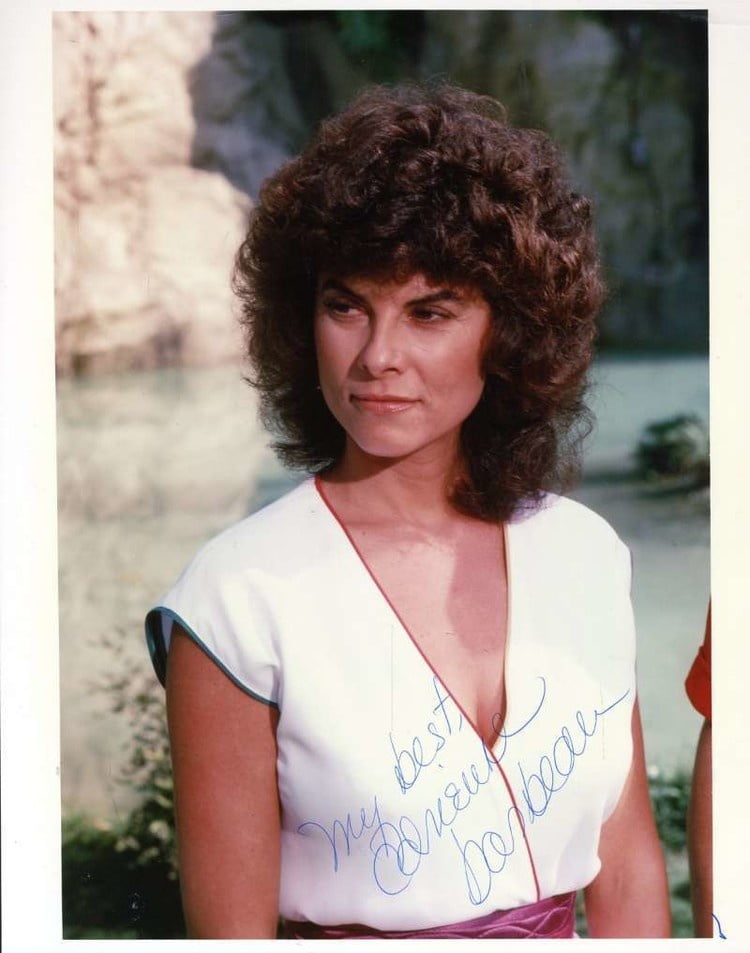 Una celebridad favorita--adrienne barbeau
 #101768137