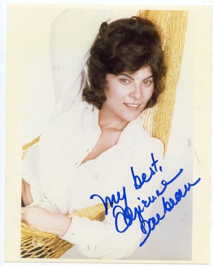 Una celebridad favorita--adrienne barbeau
 #101768143