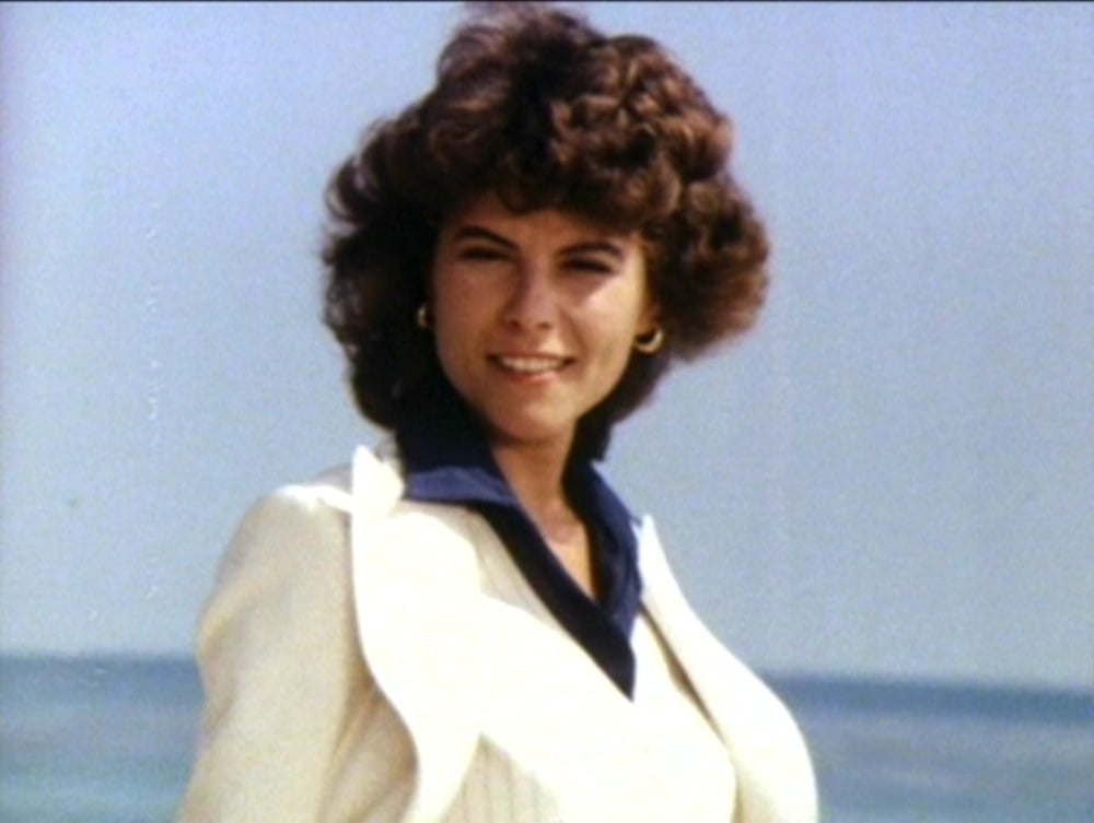 Una celebridad favorita--adrienne barbeau
 #101768220