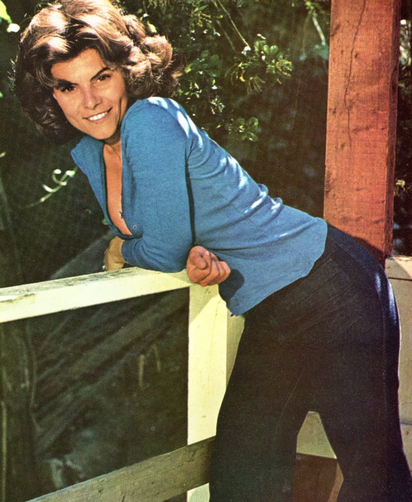 Una celebridad favorita--adrienne barbeau
 #101768230