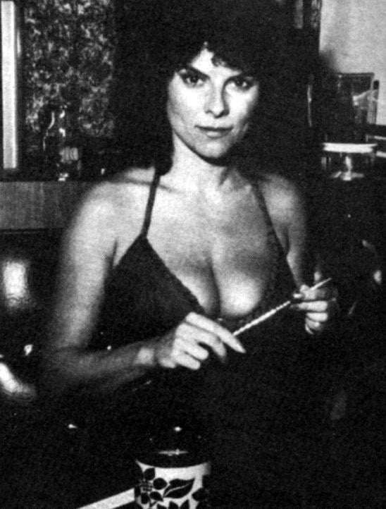 Una celebridad favorita--adrienne barbeau
 #101768245