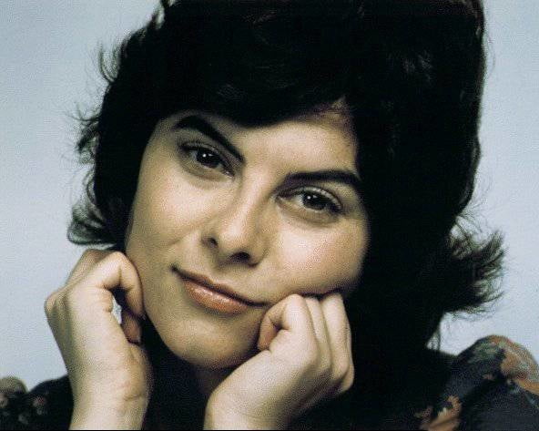 Una celebridad favorita--adrienne barbeau
 #101768289
