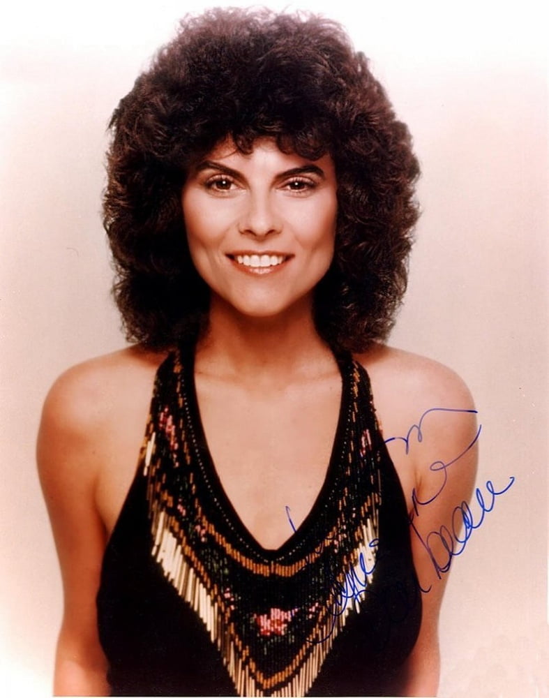 Una celebridad favorita--adrienne barbeau
 #101768323