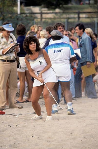Una celebridad favorita--adrienne barbeau
 #101768325