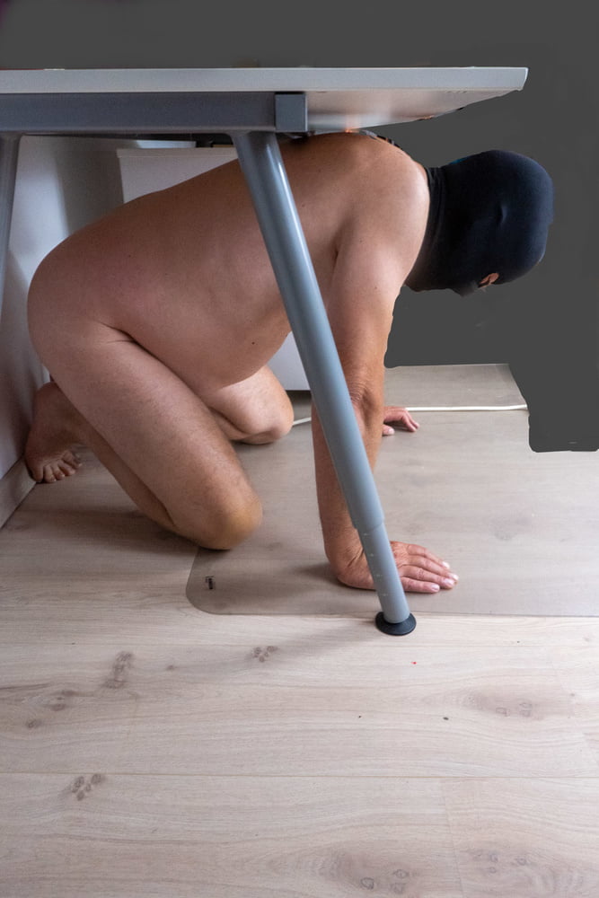 Humillación femenina
 #104066085