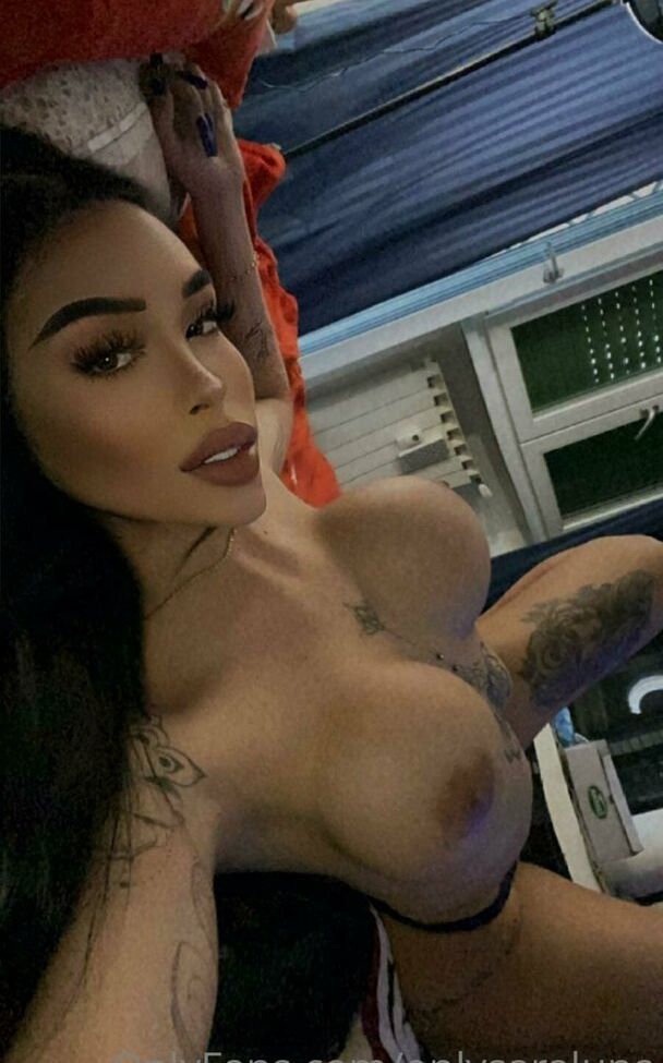 Sara Luna desnuda #109866097