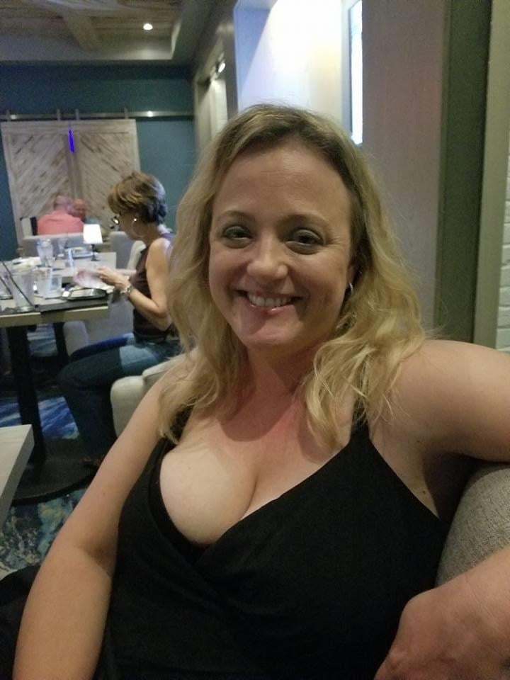 Renea big tit wife From Tampa #94879960