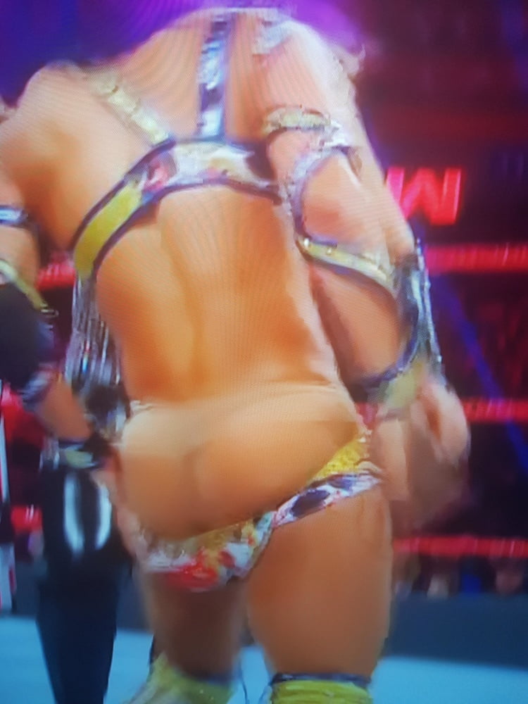 Sasha Banks Leaked Pics