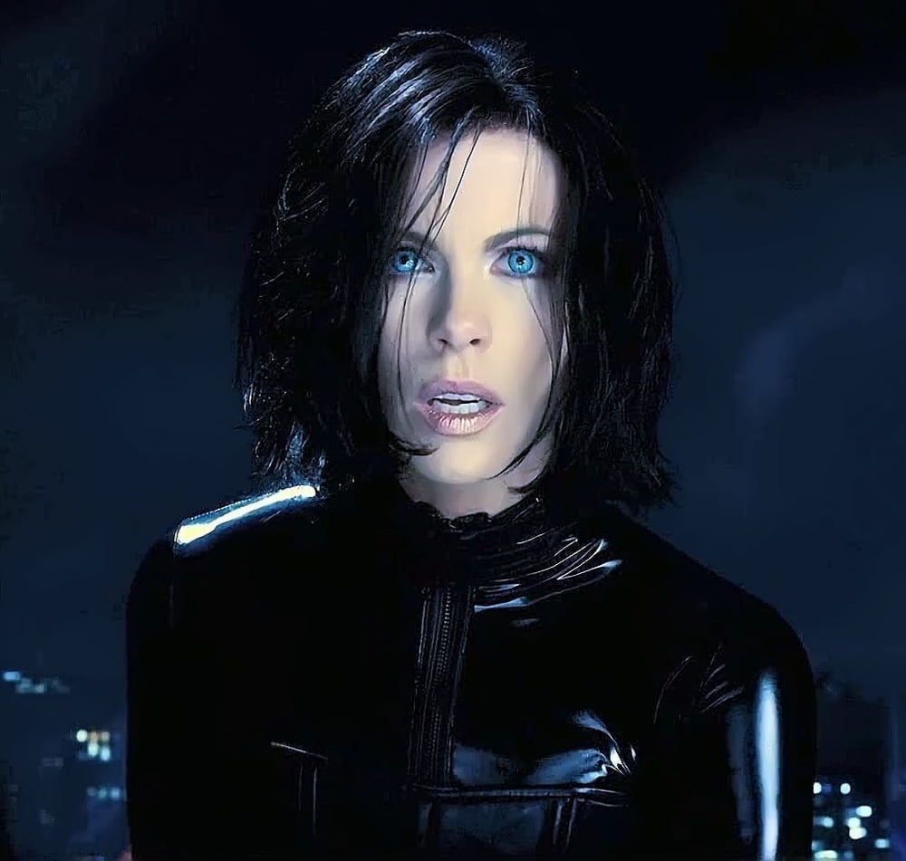 Kate Beckinsale Fit As Fuck 2 #102780175