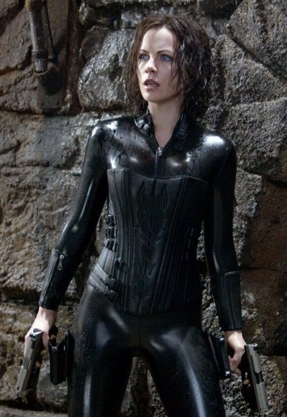 Kate beckinsale fit as fuck 2
 #102780225