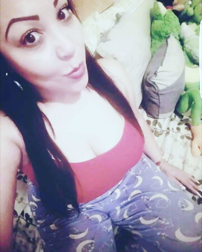 Mis putitas
 #96975740