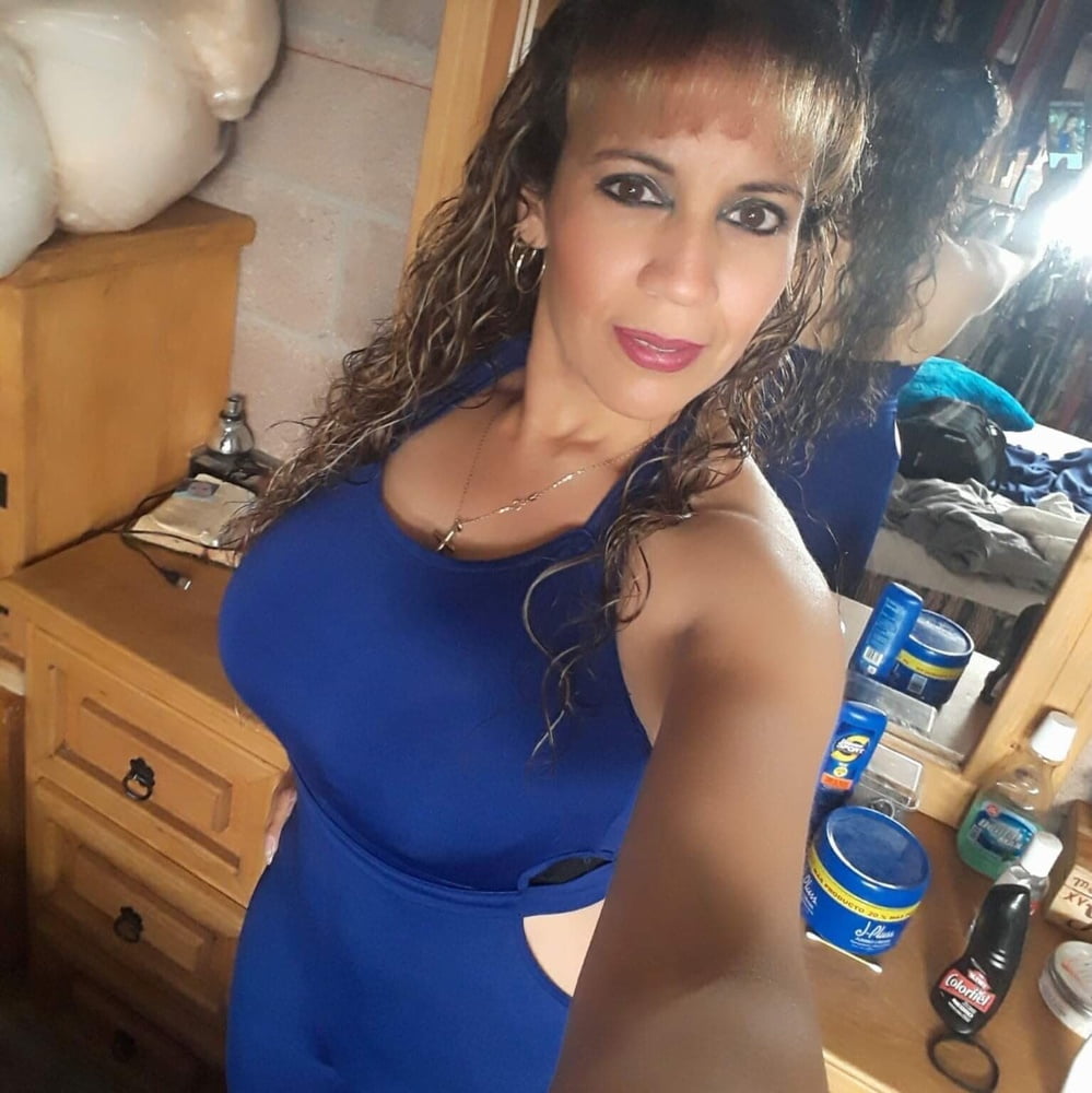 Mis putitas
 #96976828