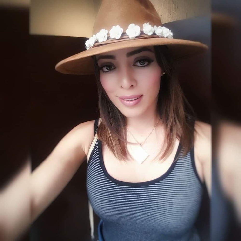 Mis putitas
 #96976831