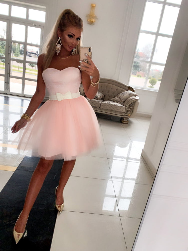 Me encantan las chicas con vestidos
 #95160733