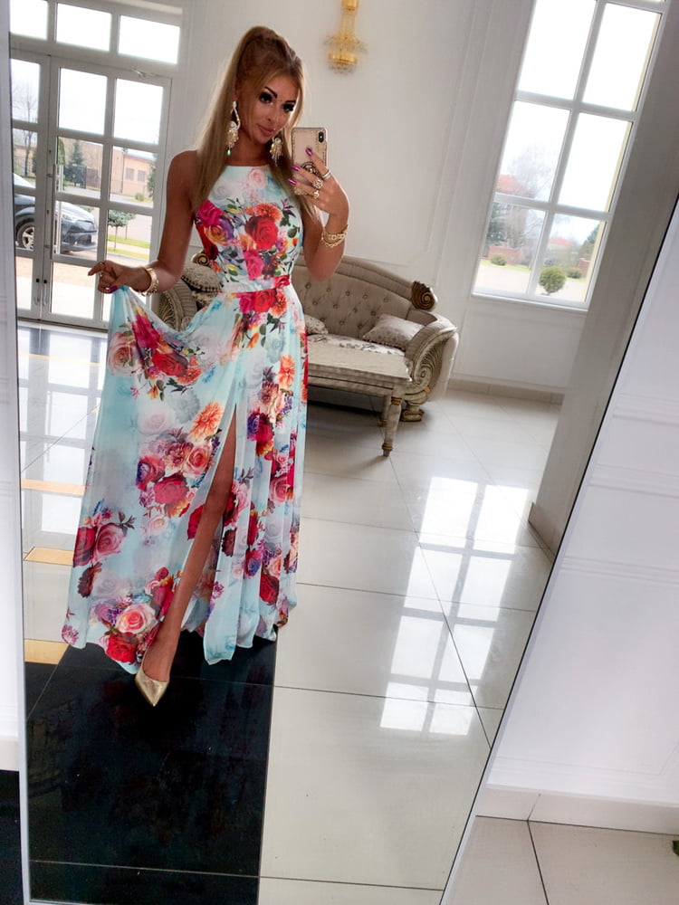 Me encantan las chicas con vestidos
 #95160747