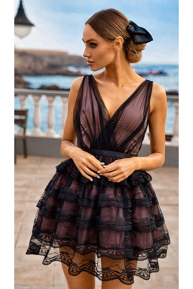 Me encantan las chicas con vestidos
 #95160760