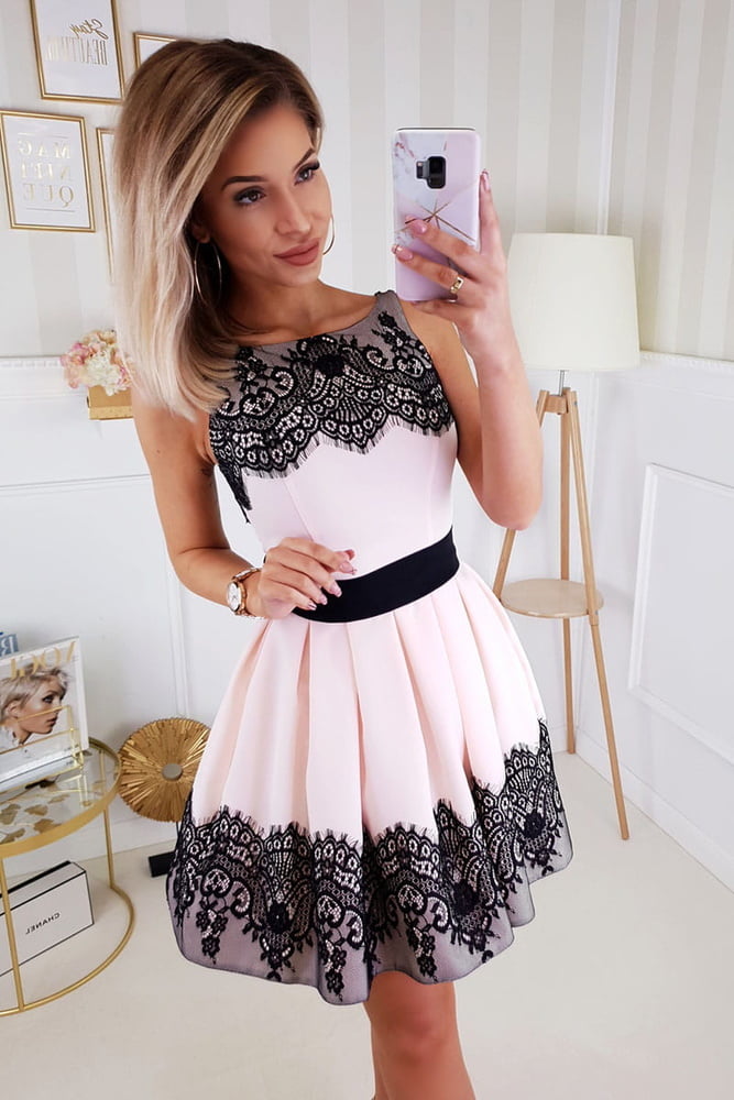 Me encantan las chicas con vestidos
 #95160787