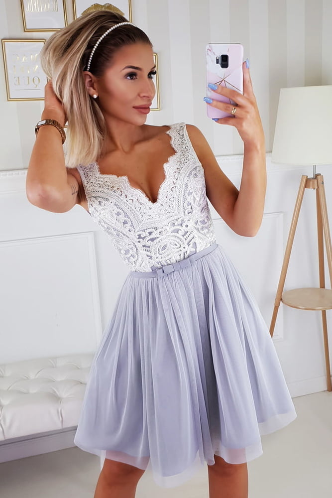 Me encantan las chicas con vestidos
 #95160853