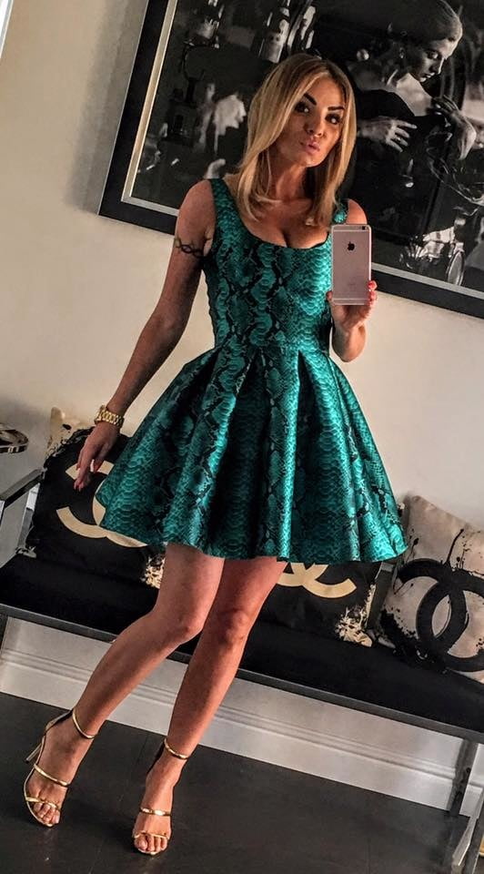 Me encantan las chicas con vestidos
 #95160892