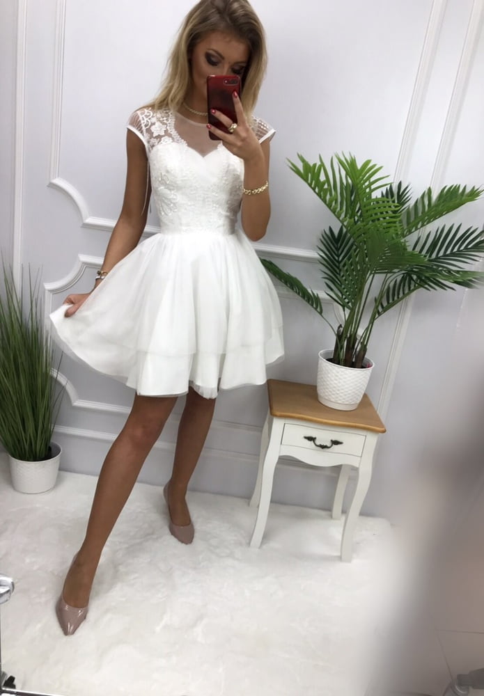 Me encantan las chicas con vestidos
 #95160919