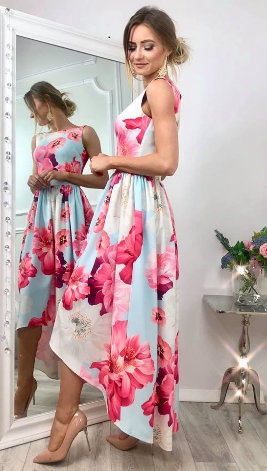 I just love girls in dresses #95161070