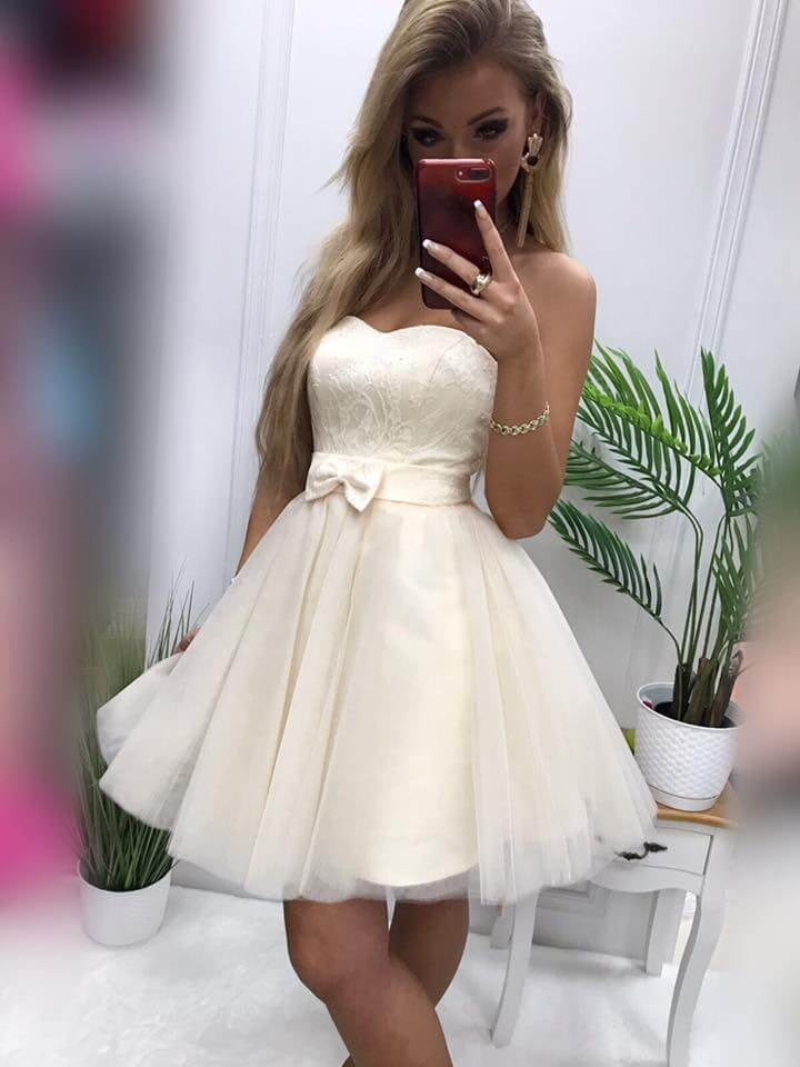 I just love girls in dresses #95161122