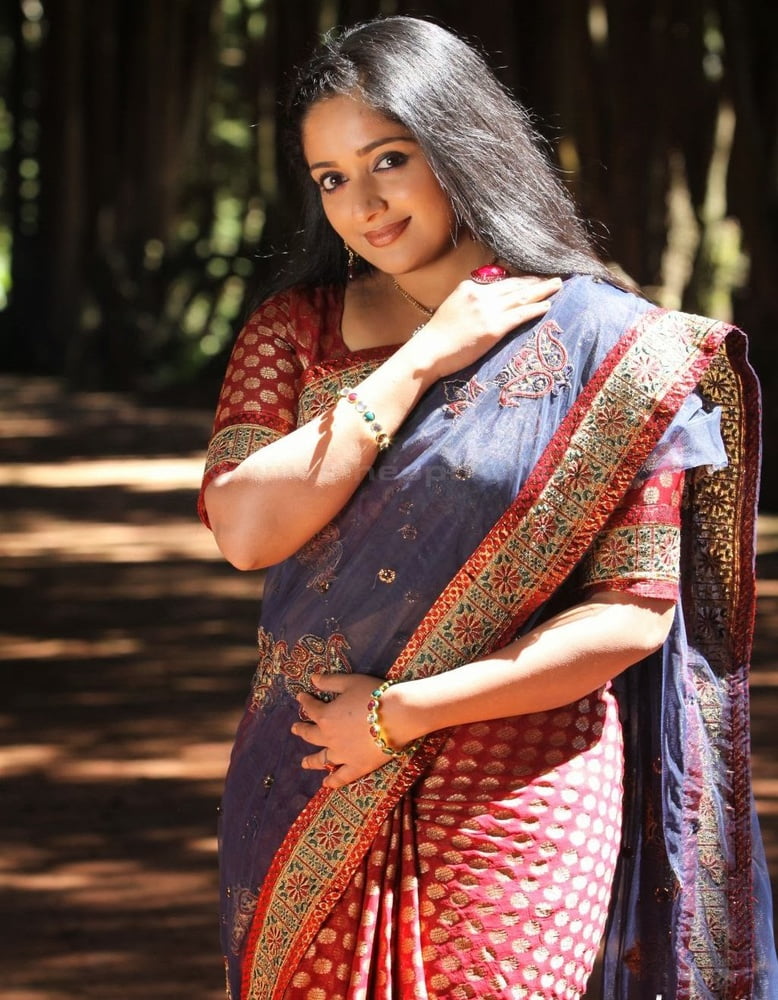 女優 KAVYA MADHAVAN
 #91211688