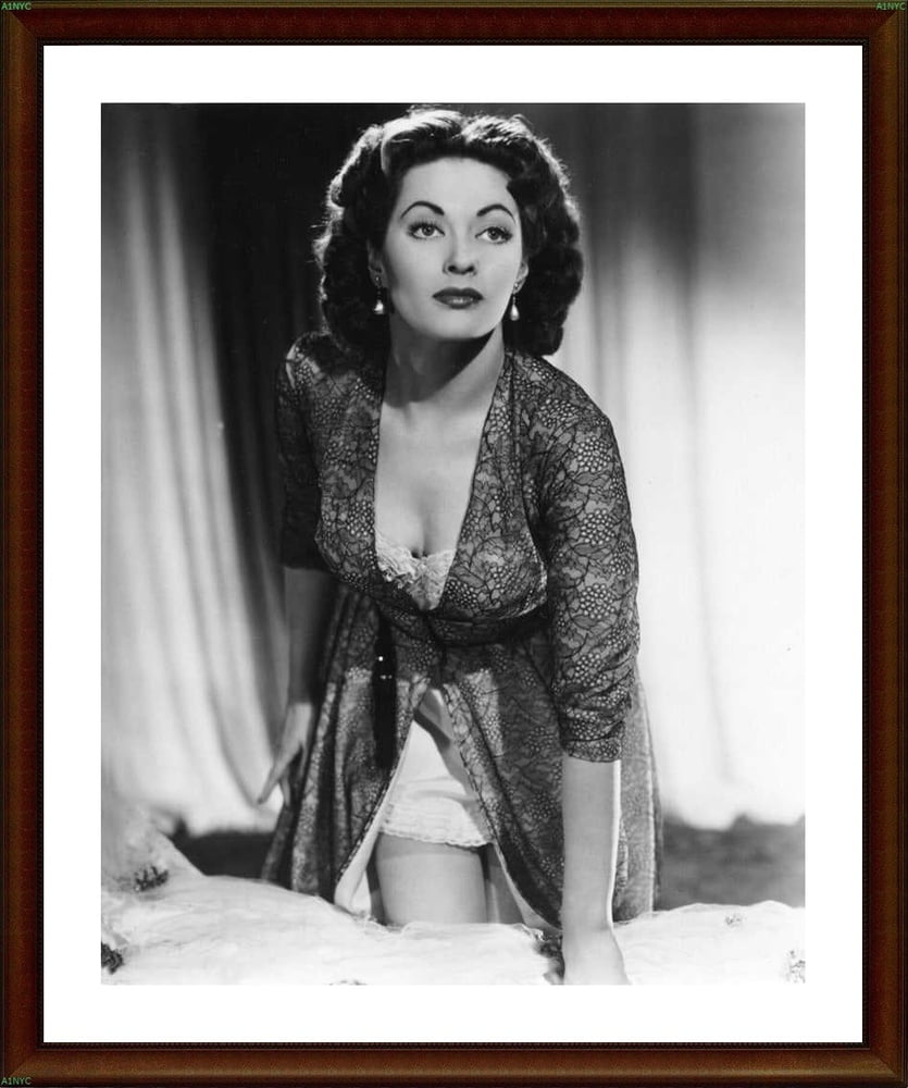 A1NYC Betty Page or Yvonne De Carlo Who is Who #92080394