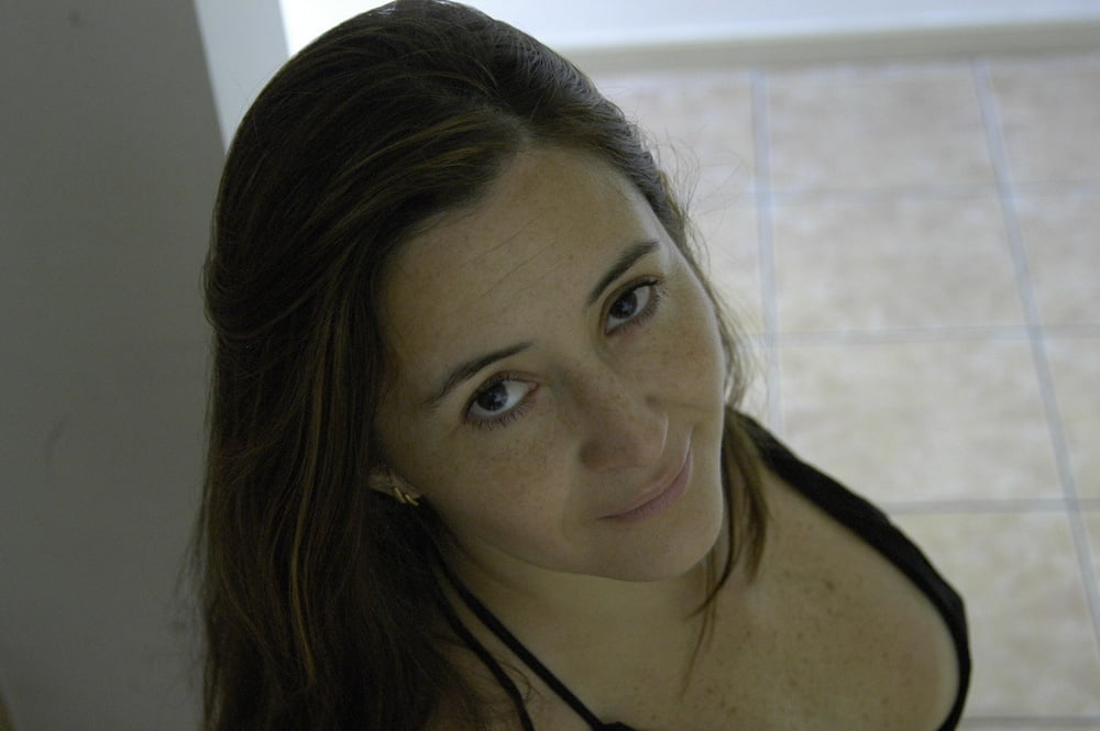 Fina esposa y su vida sexual
 #104402852