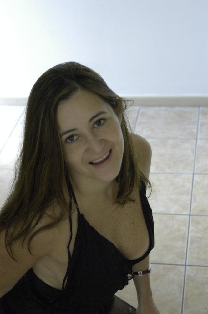 Fina esposa y su vida sexual
 #104402855