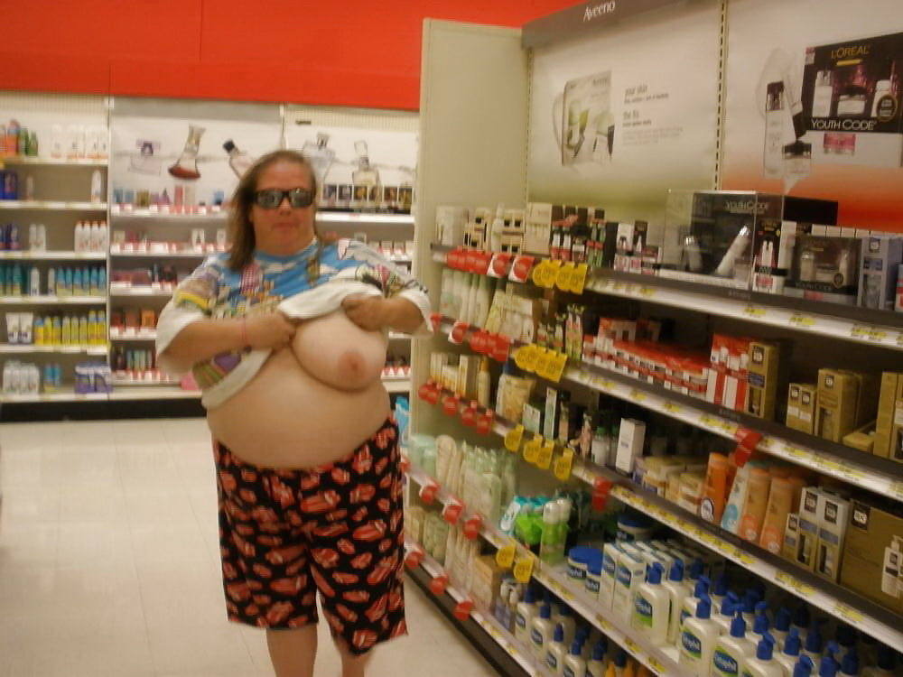 FLASHING IN SHOPS #91111595