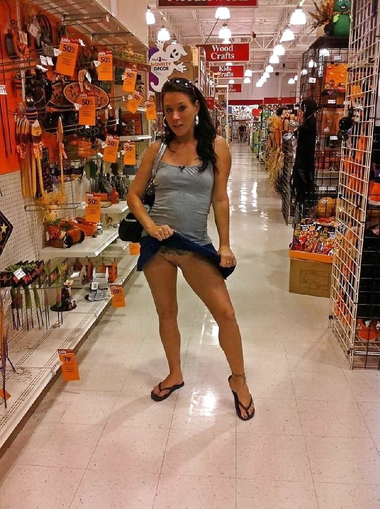FLASHING IN SHOPS #91111618