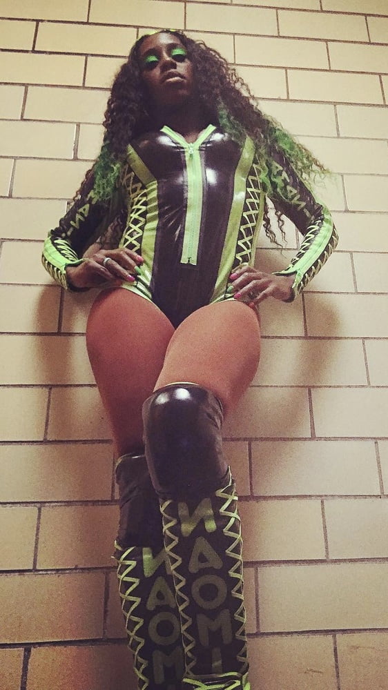 WWE Naomi #102234135